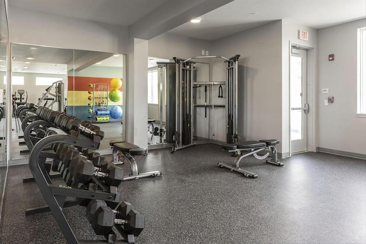 Modern Dwntwn 1 Bdrm Apt Pool Gym Free Parking إنديانابوليس المظهر الخارجي الصورة