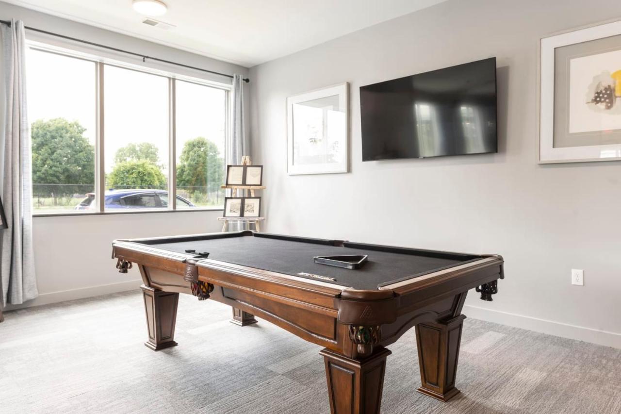 Modern Dwntwn 1 Bdrm Apt Pool Gym Free Parking إنديانابوليس المظهر الخارجي الصورة