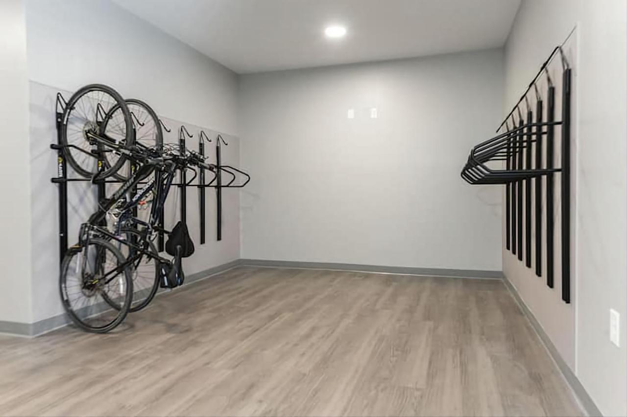 Modern Dwntwn 1 Bdrm Apt Pool Gym Free Parking إنديانابوليس المظهر الخارجي الصورة